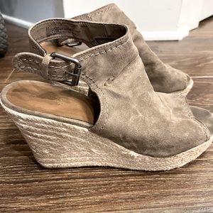 Women’s Peep Toe Wedges